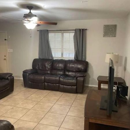 Great Getaway 2 Story Home! Harlingen Tx エクステリア 写真