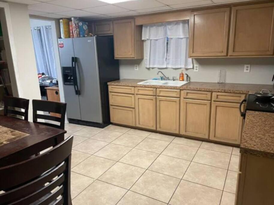 Great Getaway 2 Story Home! Harlingen Tx エクステリア 写真
