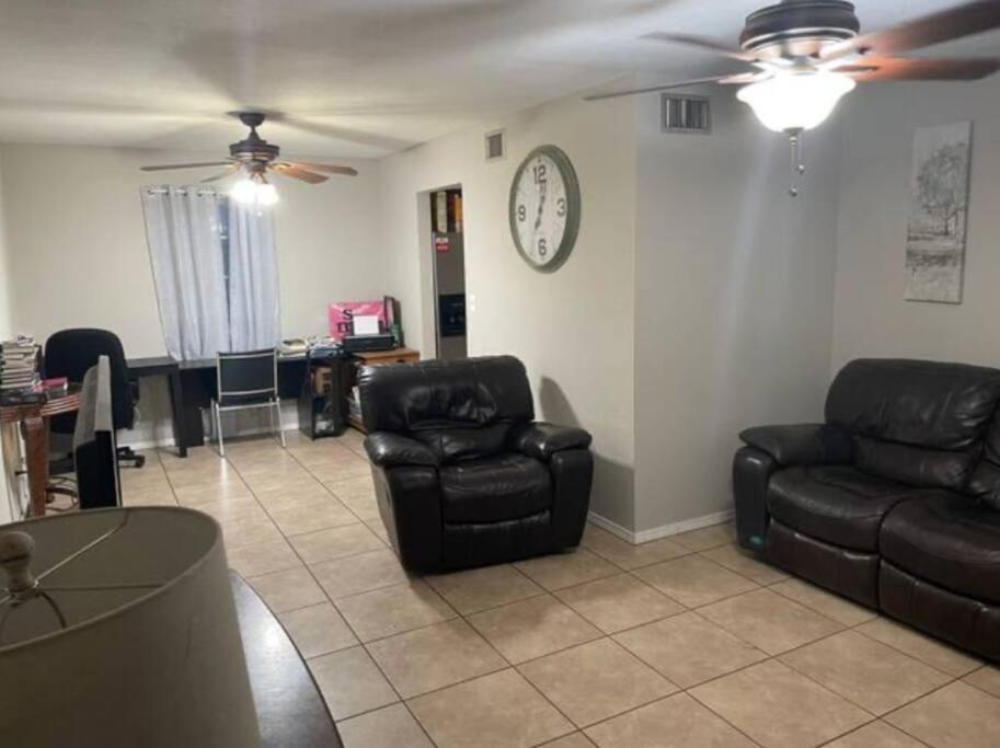 Great Getaway 2 Story Home! Harlingen Tx エクステリア 写真