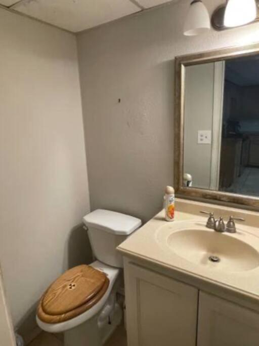 Great Getaway 2 Story Home! Harlingen Tx エクステリア 写真